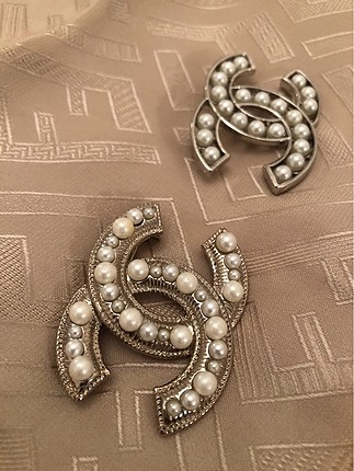 Chanel Gümüş İncili Broş