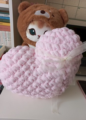 toz pembe puffy kalpli yastık - Görsel 3