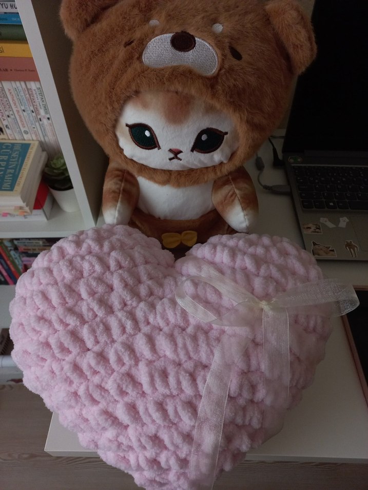 toz pembe puffy kalpli yastık - Görsel 2