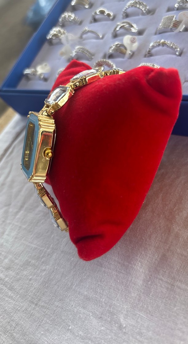 Altın Renkli Kadın Saat, Renkli Taşlı - Görsel 3