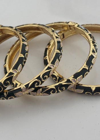 Altın Renkli Çiçek Desenli Bohem Bileklik - Görsel 3