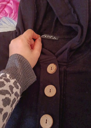 Düğmeli Siyah Kapüşonlu Kadın Sweatshirt - Görsel 2