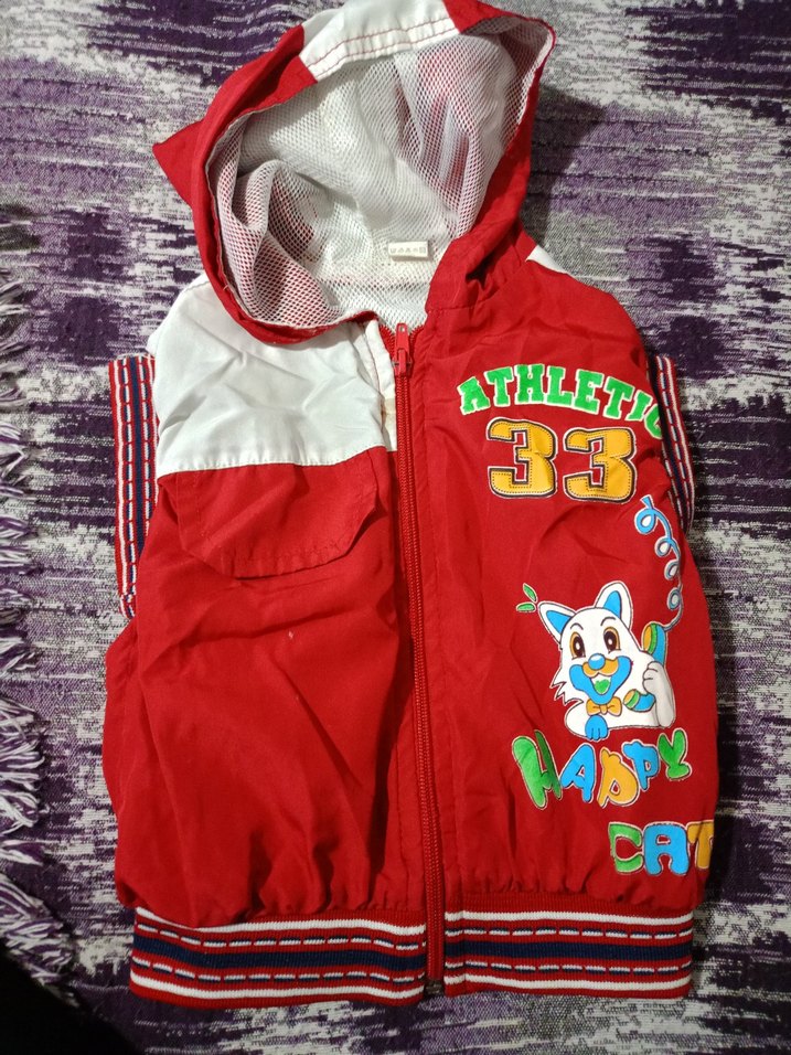 Kapüşonlu Kırmızı Erkek Çocuk Yelek - Görsel 2