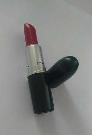 MAC Matte Russian Red kırmızı ruj