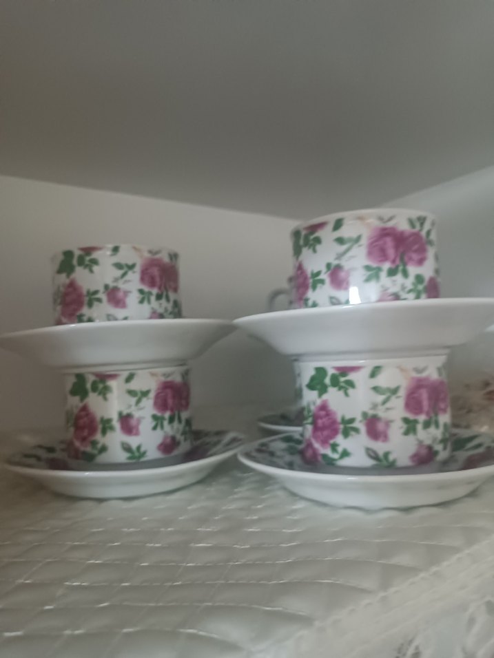 Beyaz Porselen Çiçekli Fincan Takımı - Görsel 2