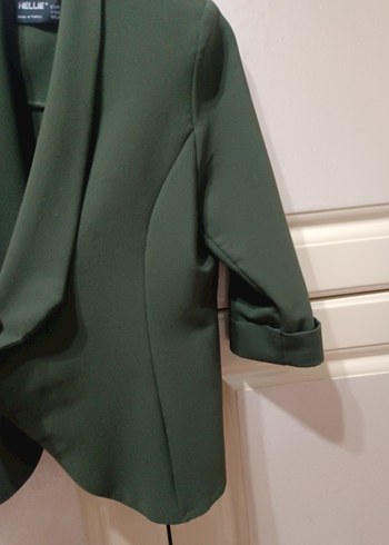 Kemer Detaylı Koyu Yeşil Kadın Blazer - Görsel 4