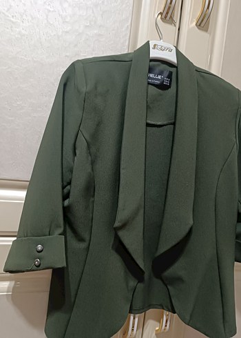 Kemer Detaylı Koyu Yeşil Kadın Blazer - Görsel 2