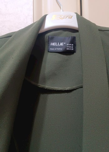 Kemer Detaylı Koyu Yeşil Kadın Blazer - Görsel 3