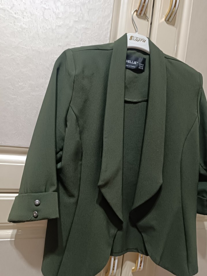 Kemer Detaylı Koyu Yeşil Kadın Blazer - Görsel 2