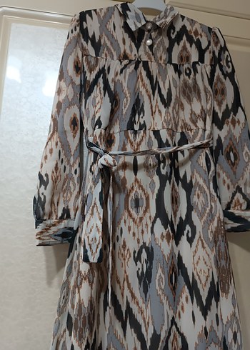 Bohem Tarz Uzun Desenli Elbise 1 kere giyildi - Görsel 2