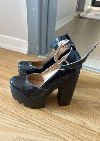 Siyah Gotik Platform Topuklu Kadın Ayakkabı - Görsel 2