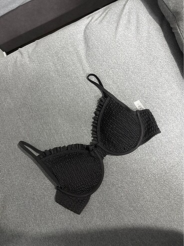 Bikini üstü