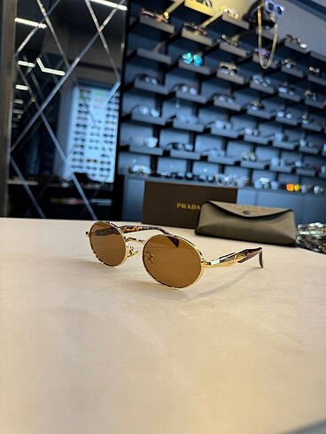 Prada gözlük