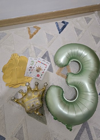 Altın Taç ve 3 Sayısı Balon Parti Seti