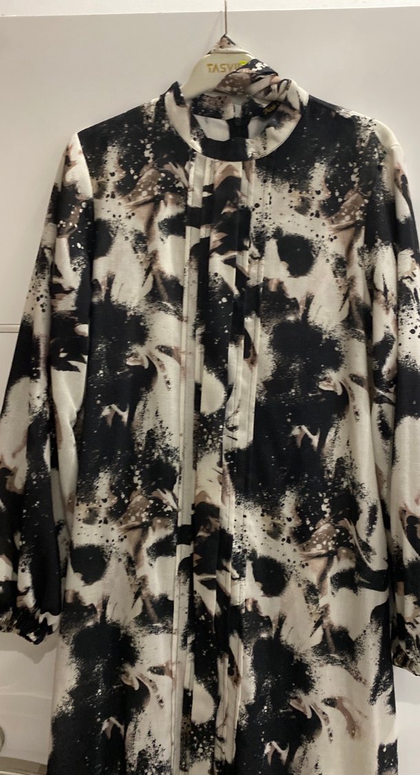 Uzun Kol Siyah Batik Desenli Elbise - Görsel 2