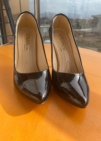 Klasik siyah stiletto temiz topuklu ayakkabı - Görsel 2