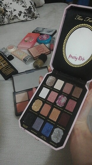Too faced pretty rich 