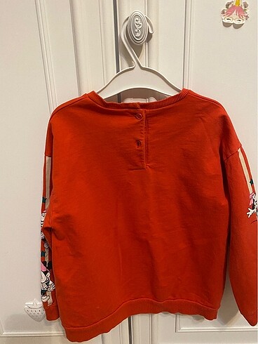 LC Waikiki LCW sweatshirt