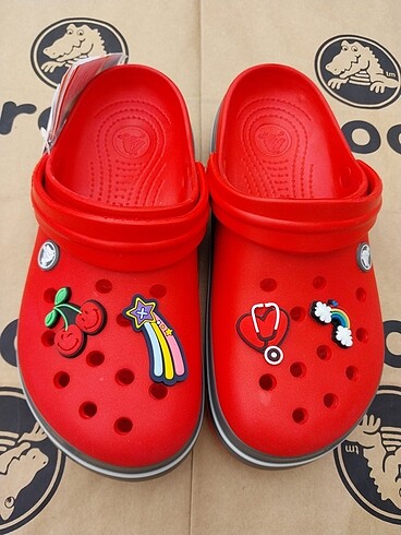 36 Beden kırmızı Renk CROCS