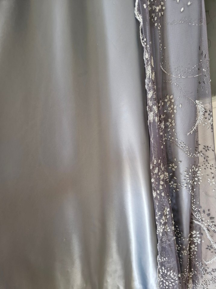 Gri Nakışlı Uzun Straplez Abiye Elbise - Görsel 4