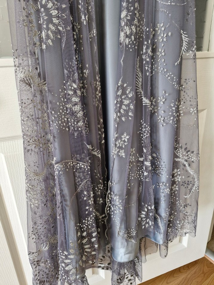 Gri Nakışlı Uzun Straplez Abiye Elbise - Görsel 3