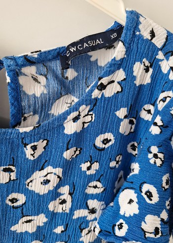 Mavi Çiçekli Kısa Kollu Kadın Bluz - Görsel 2