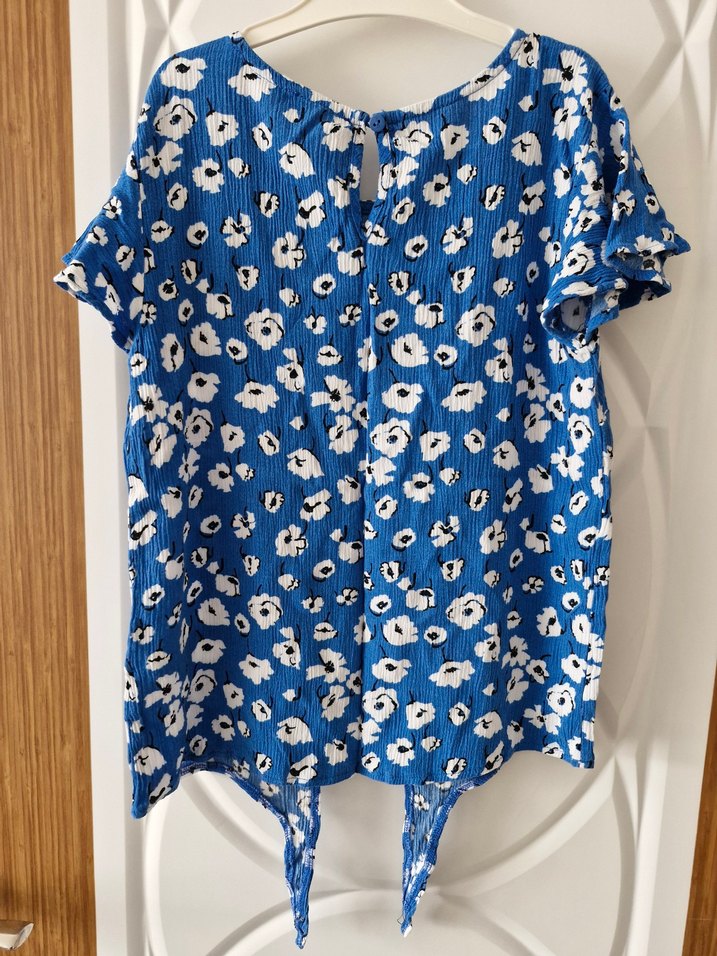 Mavi Çiçekli Kısa Kollu Kadın Bluz - Görsel 3