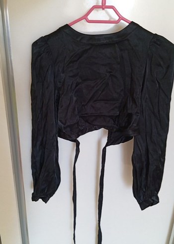 siyah saten yeni Zara marka arkadan bağlamalı mini üst - Görsel 3