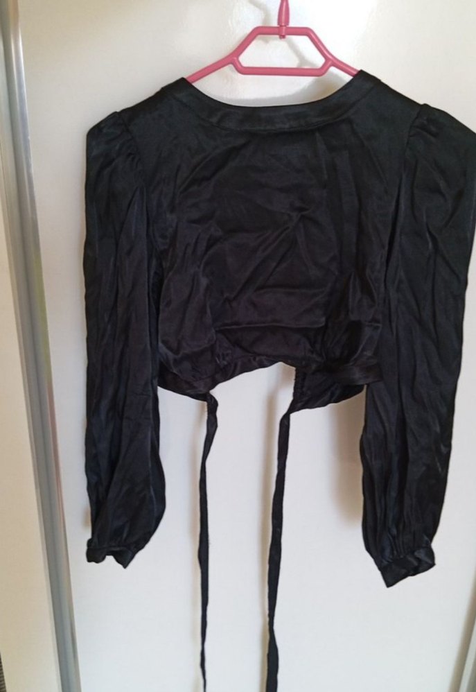 siyah saten yeni Zara marka arkadan bağlamalı mini üst - Görsel 3