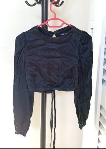 siyah saten yeni Zara marka arkadan bağlamalı mini üst - Görsel 5