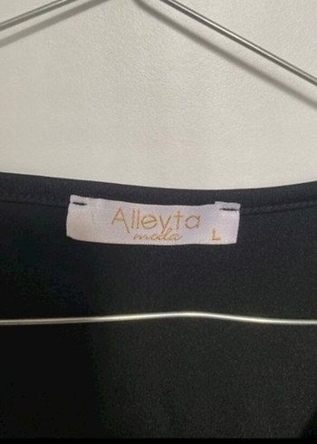 Siyah V Yakalı Uzun Kollu Kadın Bluz - Görsel 3