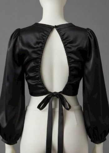 saten arkası açık mini üst yeni çok güzel - Görsel 3