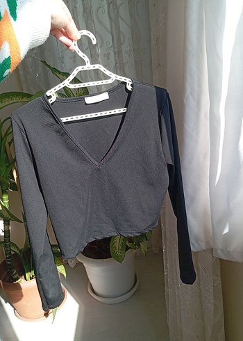 v yaka mini siyah üst kusursuz yeni beden l yazıyor ama SM - Görsel 2