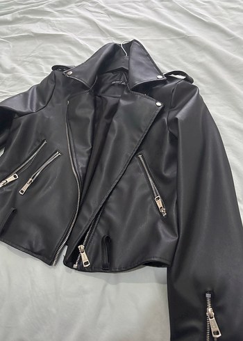 Stradivarius Kadın Siyah Deri Biker Ceket