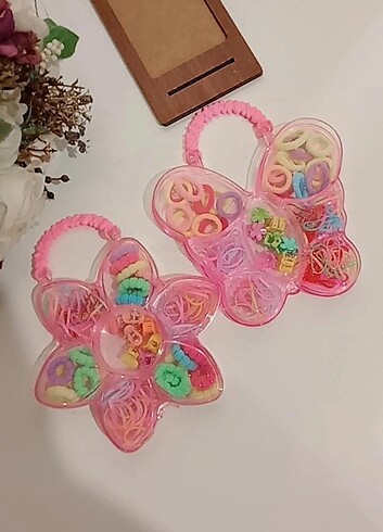Çantalı çocuk tokasi