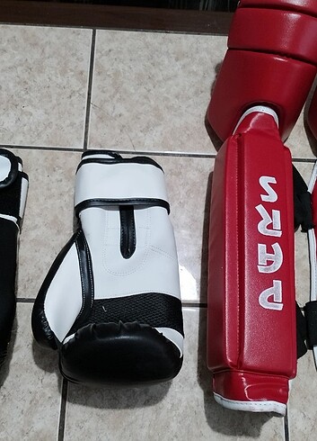 Yenidoğan Beden kırmızı Renk Kickboks