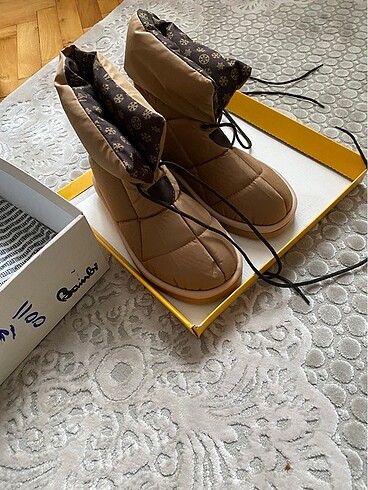 Bambi Ugg tarzı bambi bot