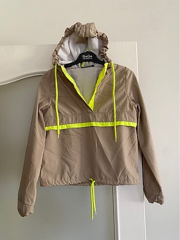 Bershka rüzgarlık