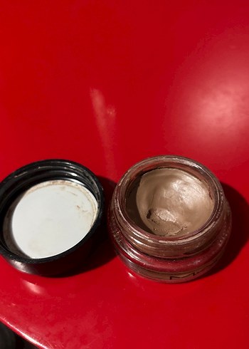MAC Bej Fondöten - ProsgGear