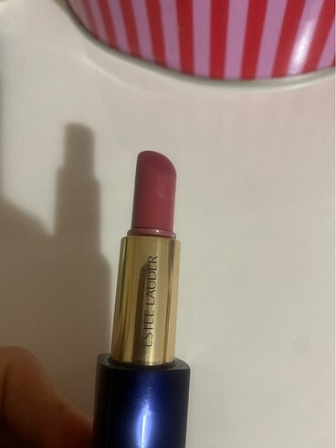 Beden pembe Renk Estee lauder