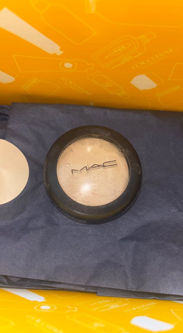 İnci Renkli Krem Baz Mac aydınlatıcı - Görsel 2