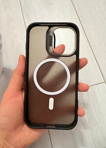 Siyah iPhone 16 Telefon Kılıfı - Görsel 3