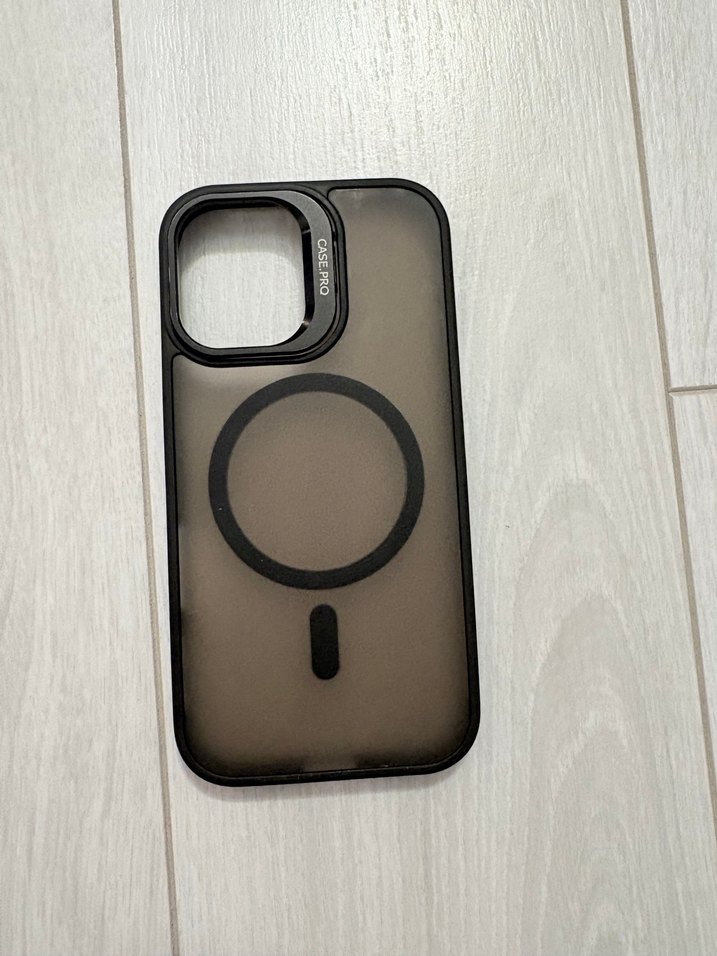 Siyah iPhone 16 Telefon Kılıfı - Görsel 4