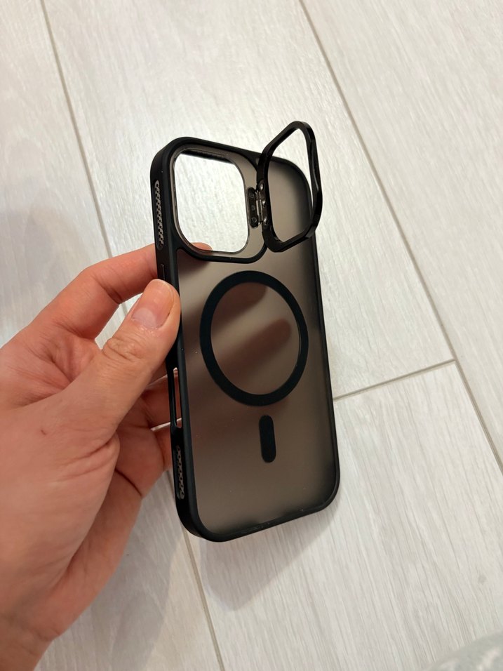 Siyah iPhone 16 Telefon Kılıfı - Görsel 2