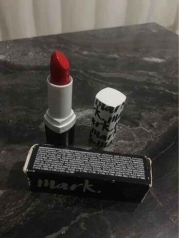 Avon kırmızı ruj