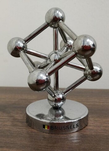 Brüksel Atomium Metal Biblo heykel figür