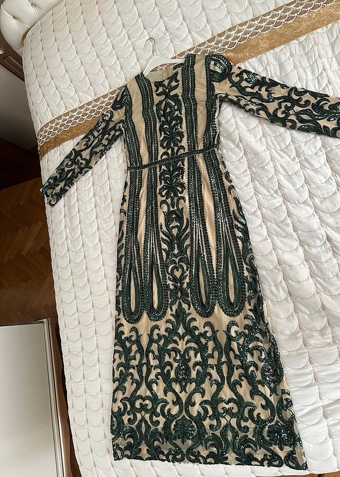 Zümrüt yeşili özel dikim abiye - Görsel 2