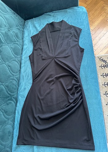 Siyah V Yakalı Drapeli Mini Elbise - Görsel 5