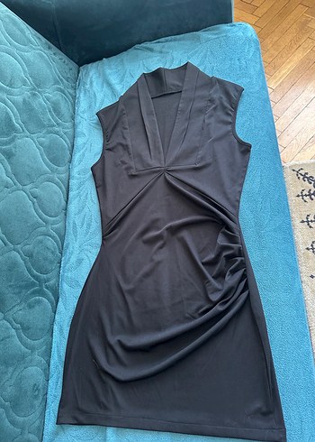 Siyah V Yakalı Drapeli Mini Elbise - Görsel 4