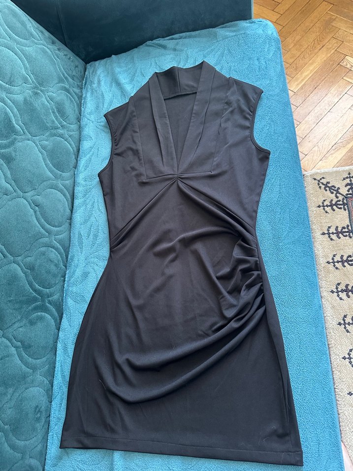 Siyah V Yakalı Drapeli Mini Elbise - Görsel 5